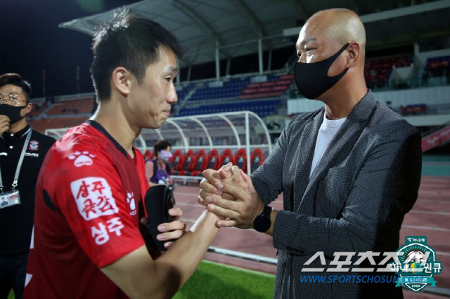 闅惧繕鐨勮糠褰╄壊,闅惧繕杩峰僵