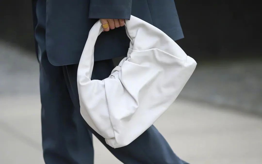 林允张新成初次相见,周大福星耀大使林允