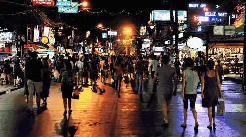 烤烧烤能赚多少钱,路边摊烧烤一个月赚15000难不难