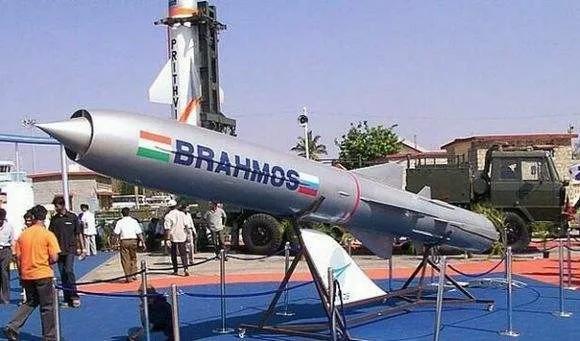 胡诌施佬：“锆石”上舰试射了，我们的“同款”呢？