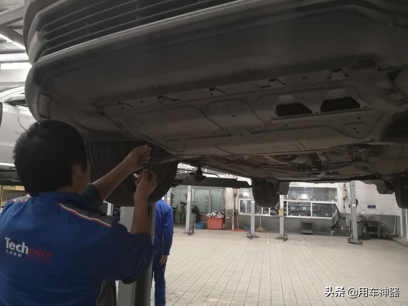 科鲁泽发动机故障指示灯亮起,汕德卡发动机故障灯亮起什么故障