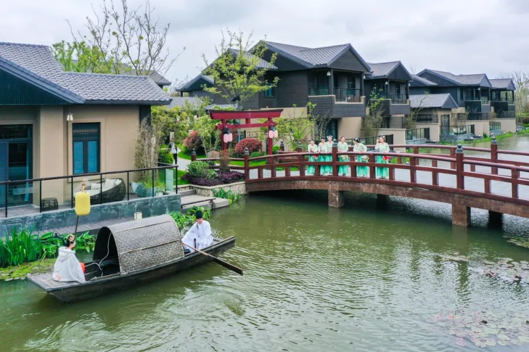 住进风景里温泉酒店,住进风景里旅游度假温泉酒店