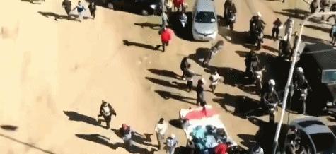 梅西亲吻大力神杯全场沸腾,梅西三个儿子帮梅西颁进金球奖