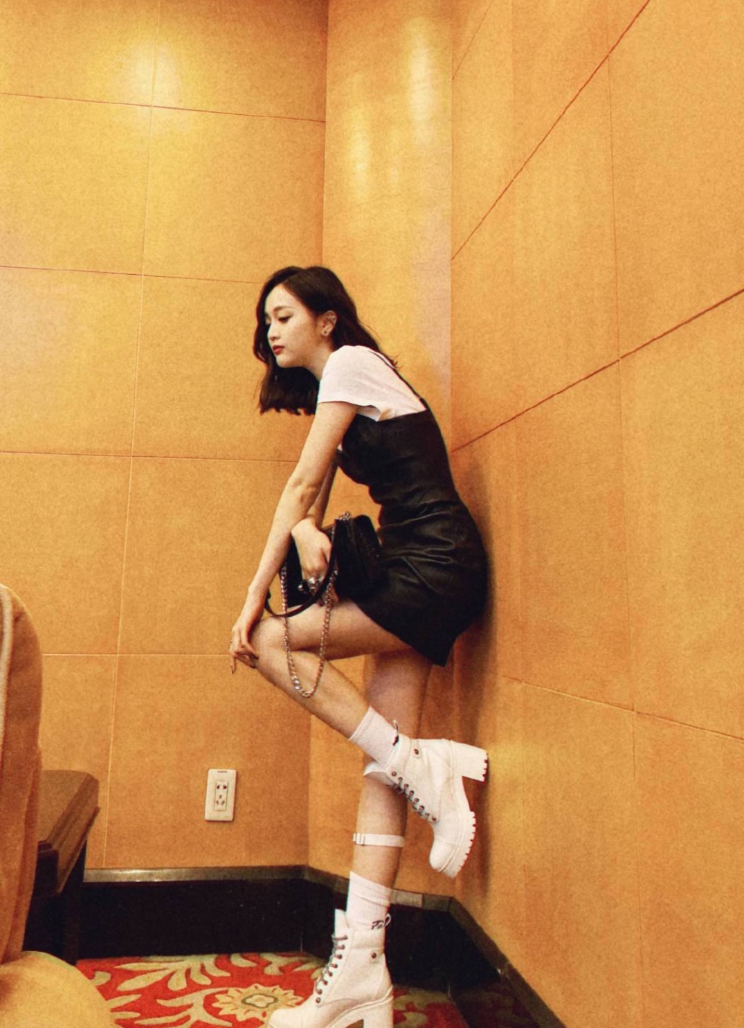 夏日吊带裙穿搭可爱,夏日必备吊带穿搭