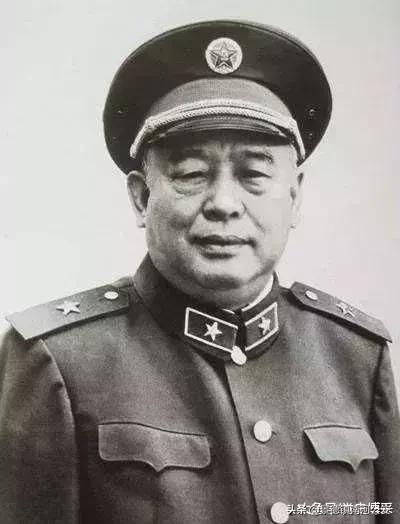 唯一担任过副总理的开国中将,毛*东泽**称其为帅才,周恩来苦撑危局的左膀右臂