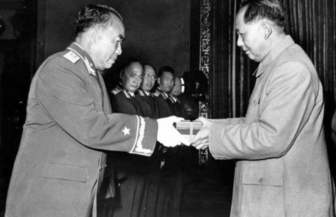 55年大授衔，如果*小平邓**参加，能获得什么军衔？排在第几位？