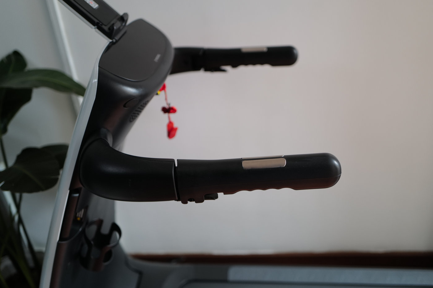 野小兽p30跑步机男士用着怎么样,野小兽跑步机p30怎么折叠