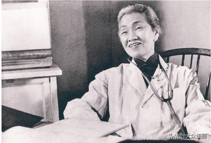 巾帼扁卢：老照片中的女性医者