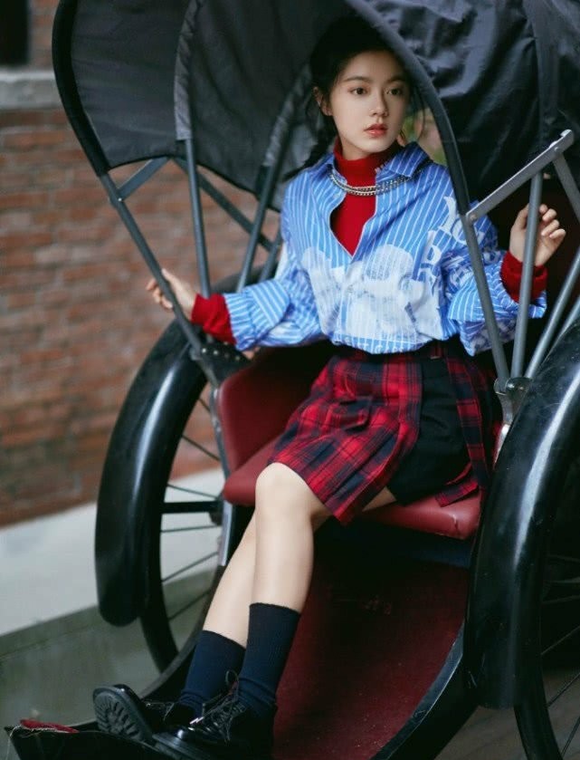 盘点娱乐圈00后漂亮妹妹们的穿搭,有你中意的那位吗?