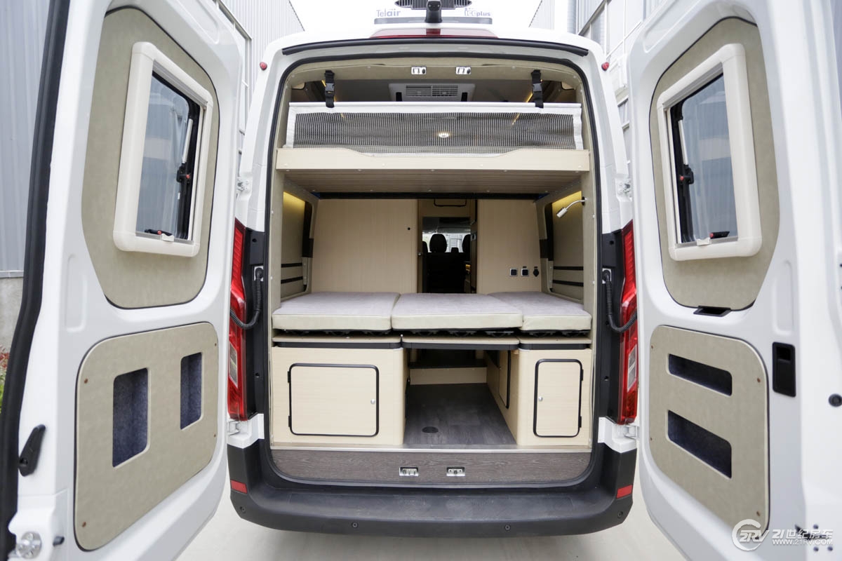 25万大通v90七座,大通v90自动挡5.95米长轴高顶房车