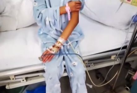 25岁女孩身高1.66体重49公斤,24岁女孩身高1米六38.5公斤正常吗