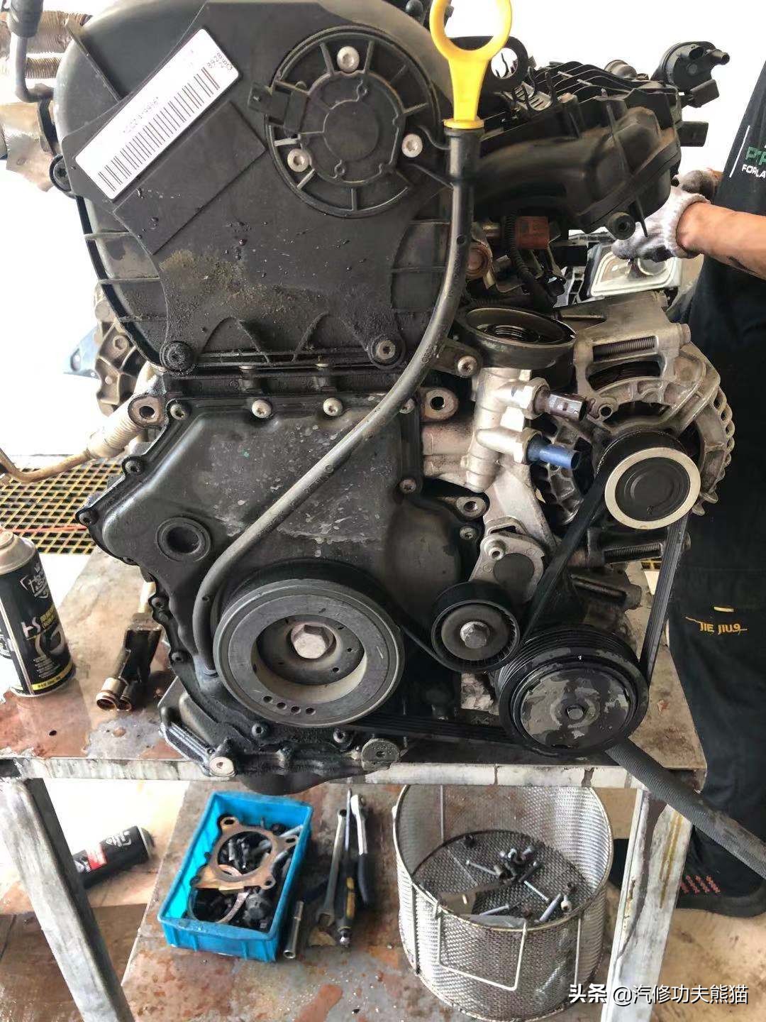 百年大众汽车品牌毁于烧机油？烧机油并非绝症，看看这台进口夏朗