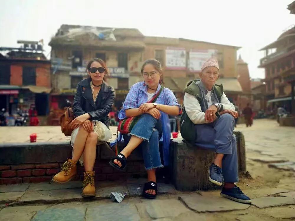 女孩骑摩托车旅游川藏线的视频,90后南京女孩骑摩托游西藏