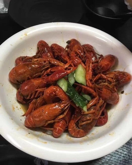 南宁美食推荐必吃龙虾,南宁最好吃的五香龙虾