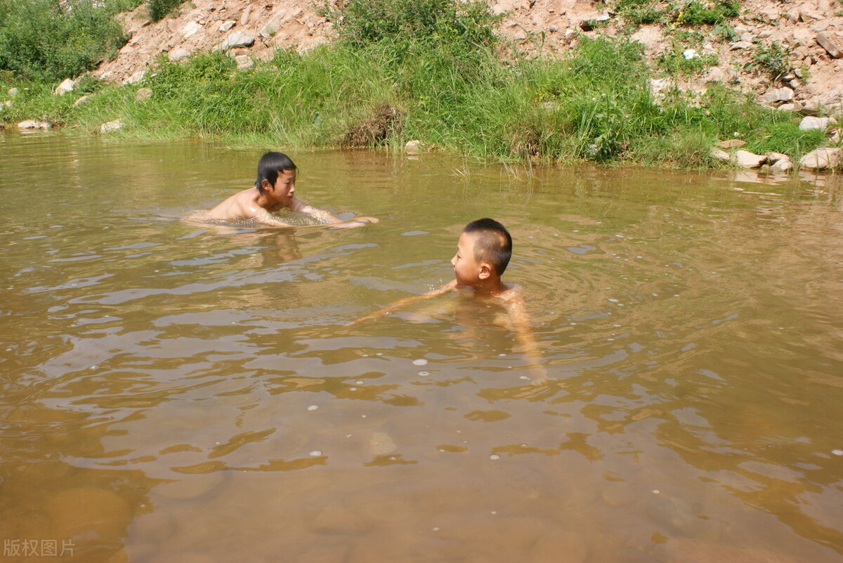 三个初中生野泳溺亡,四个小孩游泳溺亡事件