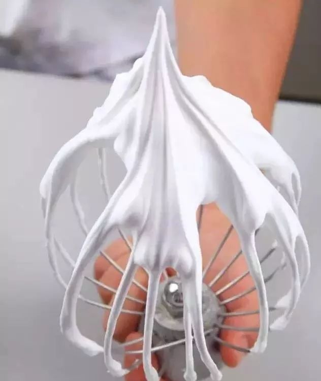 奶油打发不稳定怎么拯救,乳脂奶油和动物奶油打发对比