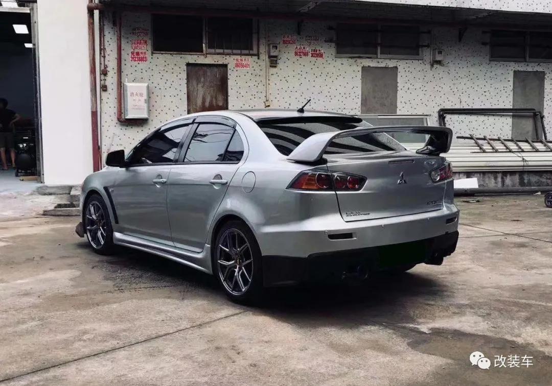 老爸玩改装,老爸带着孩子玩改装