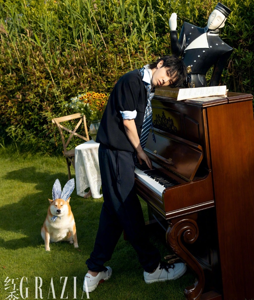 华晨宇头戴兔耳朵发箍 (华晨宇戴墨镜)