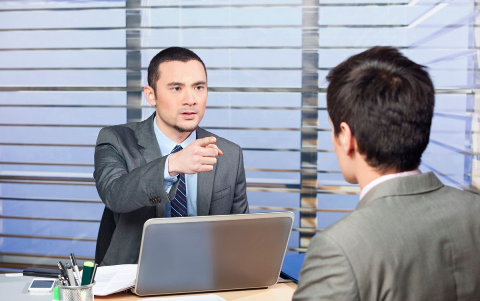 如果领导当众训斥你,你该怎么办?高情商的人会做这3件事