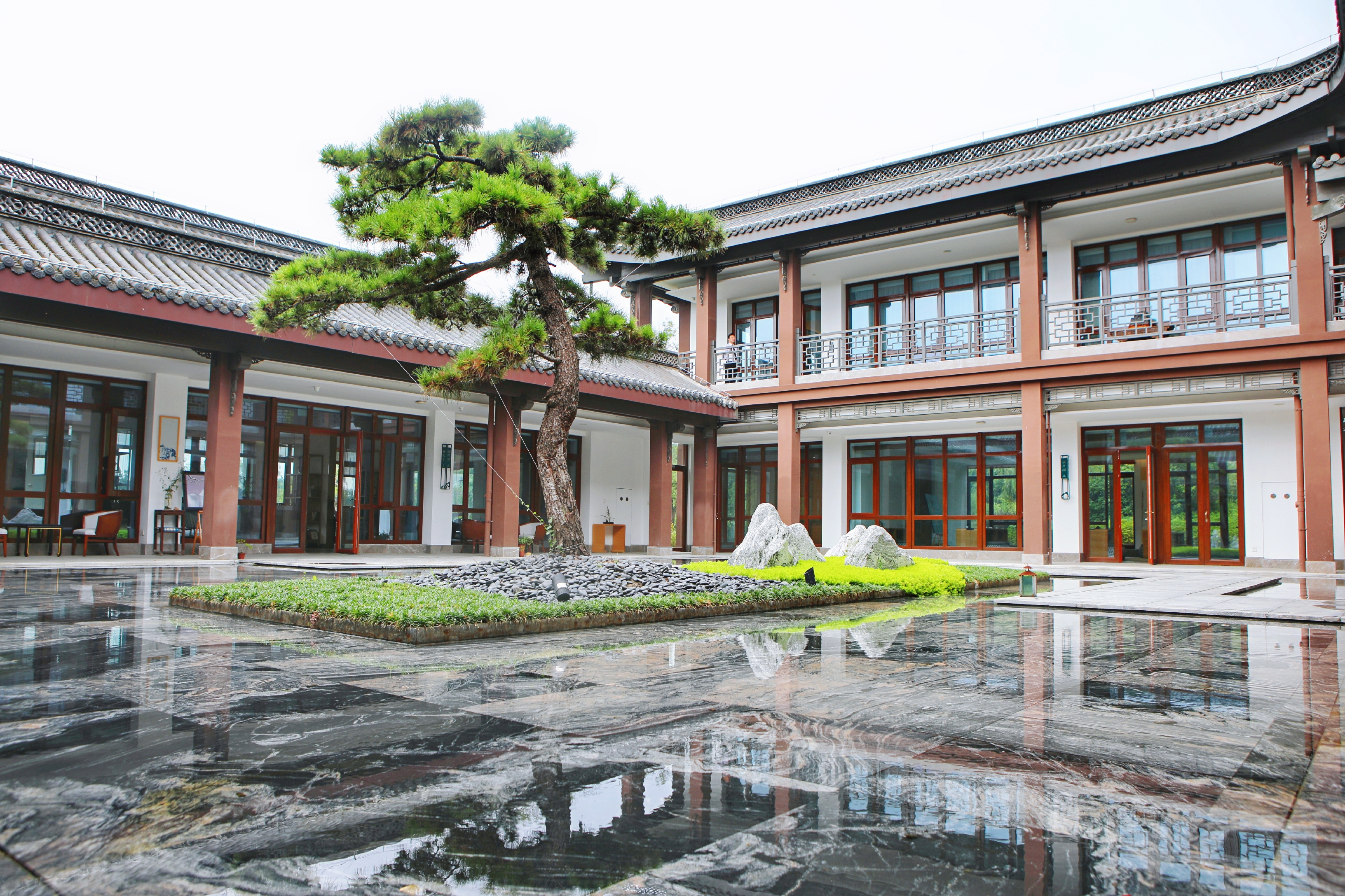 带有扬州两个字的扬州网红打卡地 (扬州打卡网红地大明寺)