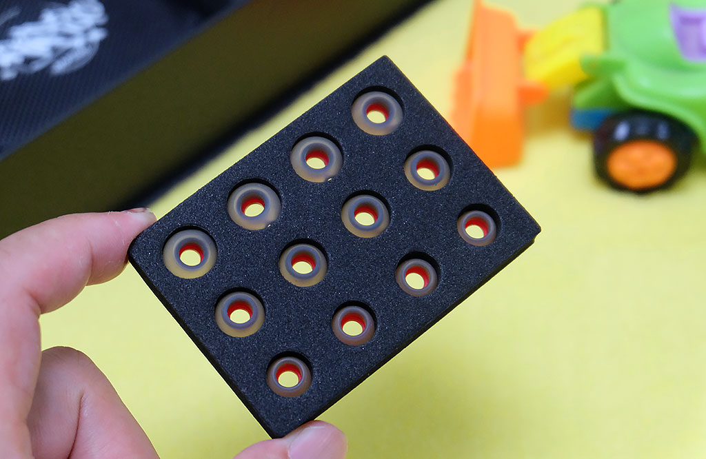 久戴不痛不入耳高音质运动耳机,耳塞式运动耳机测评