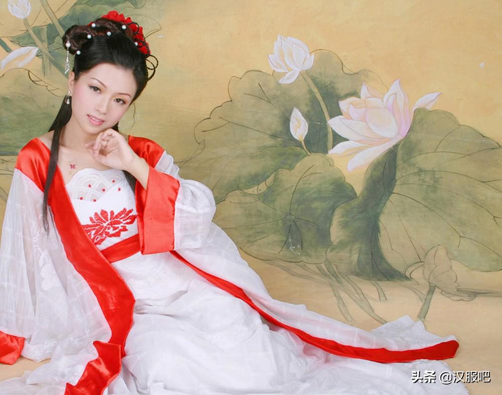 如何选择适合自己的汉服款式,汉服道袍怎么搭配才好看