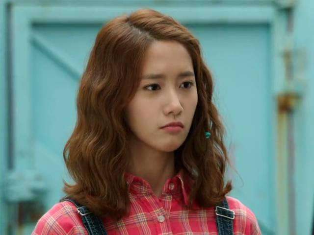 扁头女生留什么发型,扁头发量多发型