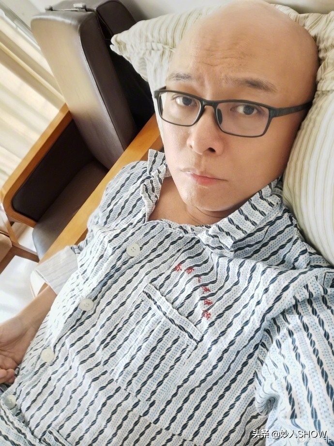 49岁孟非身体告急进医院，主持十年三拒春晚，为啥突然不红了？