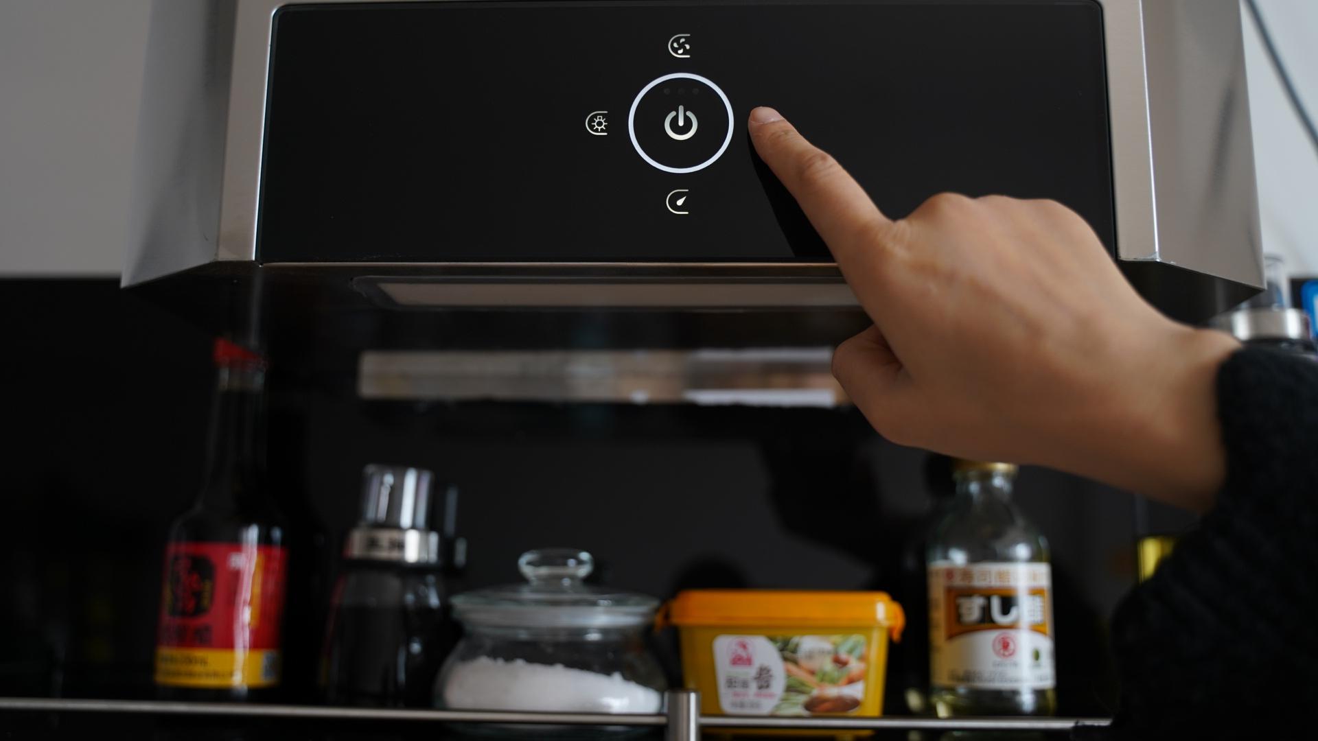 隐藏式油烟机和普通对比,封闭式油烟机好吗