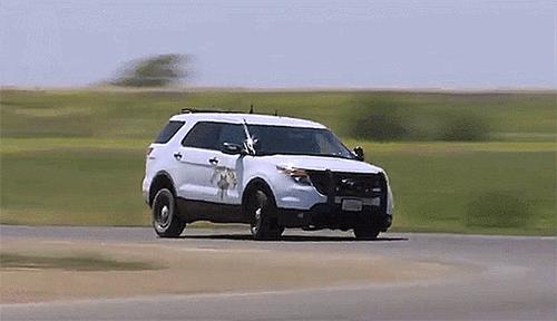 好车为什么跑起来不飘,好车为什么都宽