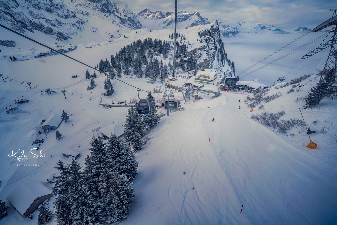 瑞士高山滑雪上演惊险与刺激,瑞士滑雪的真实感受