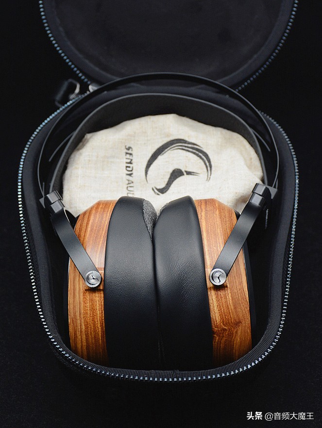 SendyAudio黑美人Aiva开箱篇：木匠与美人