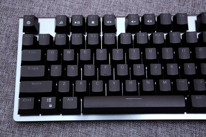 雷柏悬浮式青轴朋克机械键盘,雷柏1000元机械键盘推荐