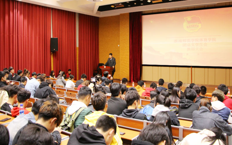 加入大学辅导员有什么好处,大学生选上辅导员有什么好处