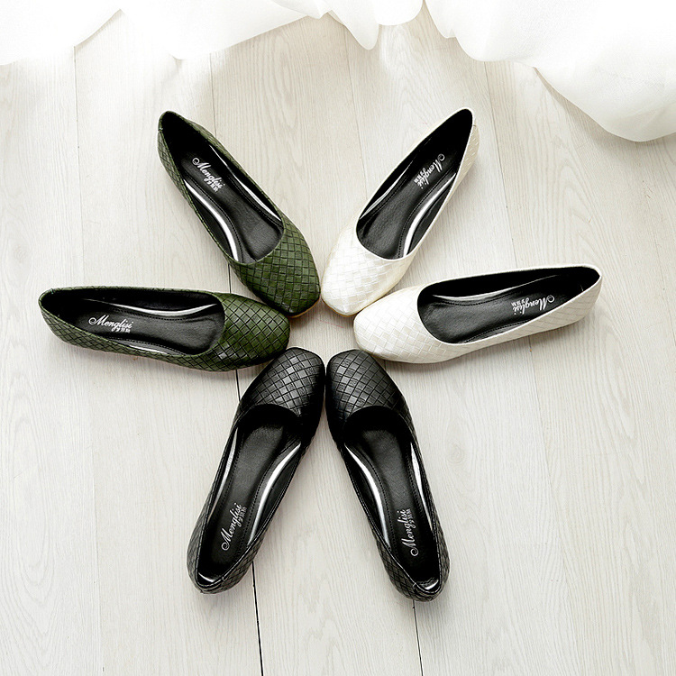 最新款软底不累脚包头鞋百搭款,这个季节穿的流行休闲鞋女款