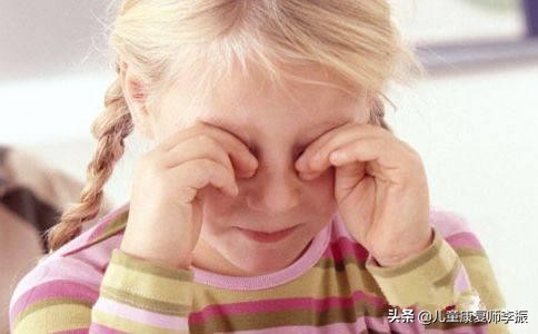 小孩总是眨眼睛是怎么治愈,孩子总是眨眼睛是怎么解决