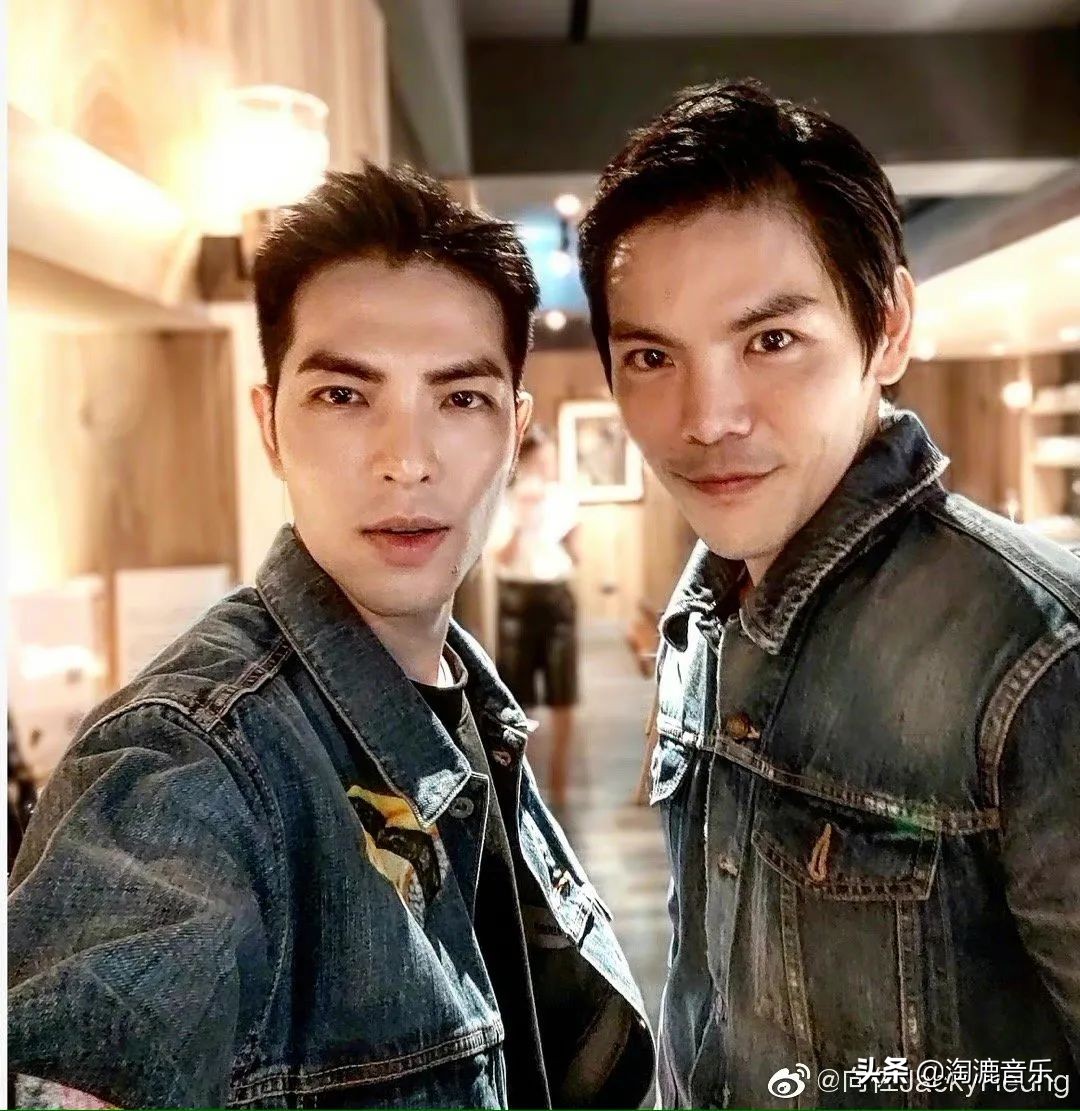 萧敬腾少年时淘气完整版,萧敬腾录节目时被分期送油纸伞