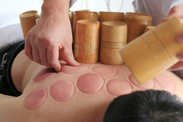 拔罐拔出一身的黑印和水泡，到底是不是湿气？