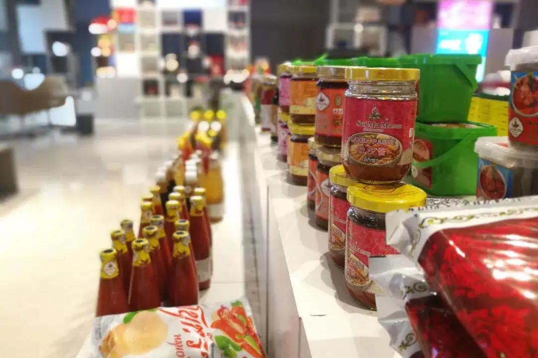 杭州湾全球贸易港开业人山人海,杭州湾国际商贸港