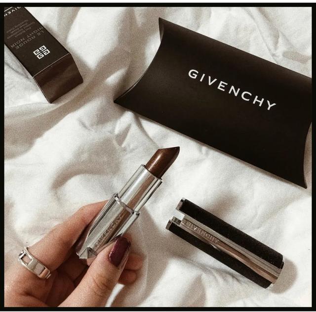 不买也要认识的八大顶级香槟,不买会后悔的口红