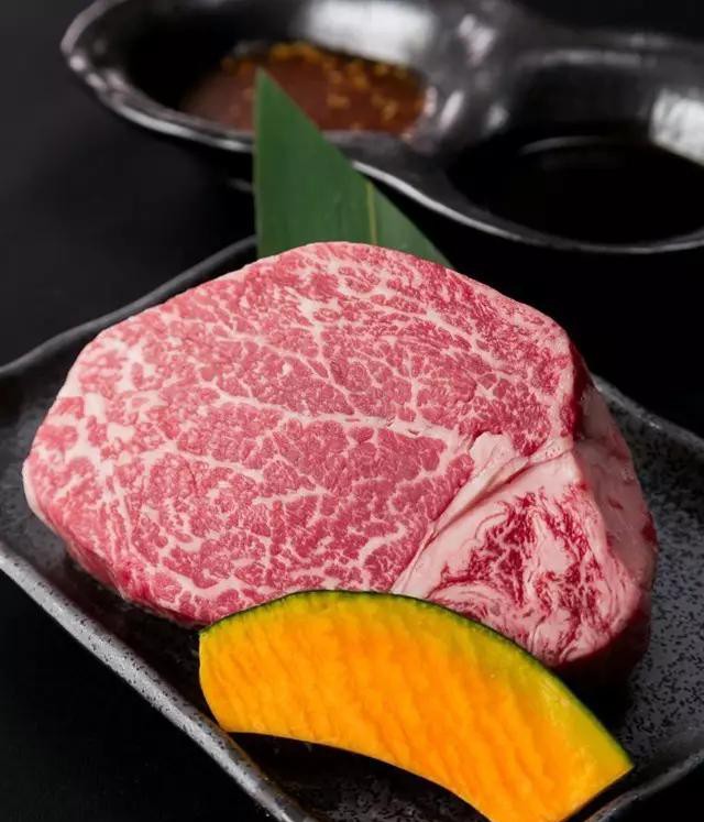 世界顶级牛肉是什么牛,世界最顶级的牛肉视频