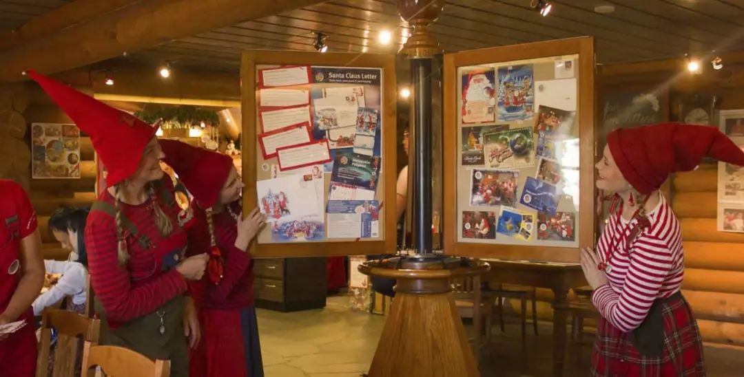 红帽子白胡子的老人,白胡子红帽子老人