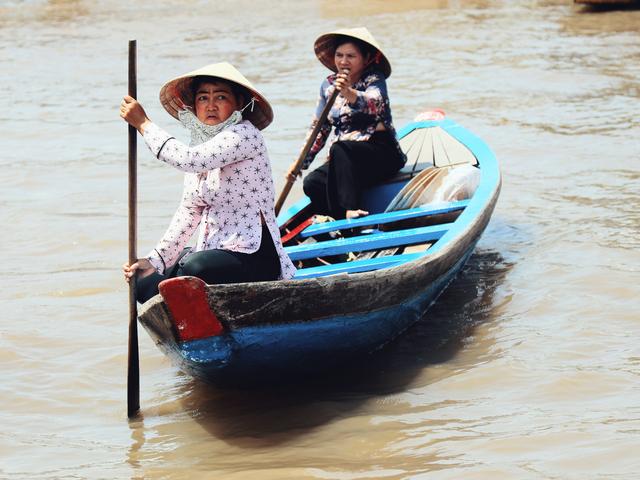 夜游湄公河在哪里看到景点,穿行在路上