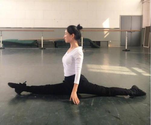 拉筋拉到痛还要继续拉吗,每天坚持拉筋柔韧性会变好吗