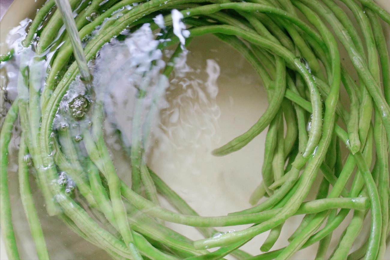 晒豆角干为什么要烫,晒豆角干用焯水吗教你正确的做法