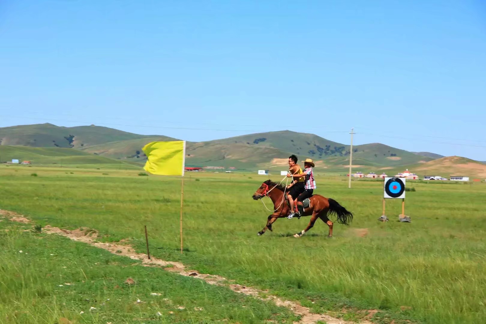 旅行去看草原美景,去草原撒欢视频