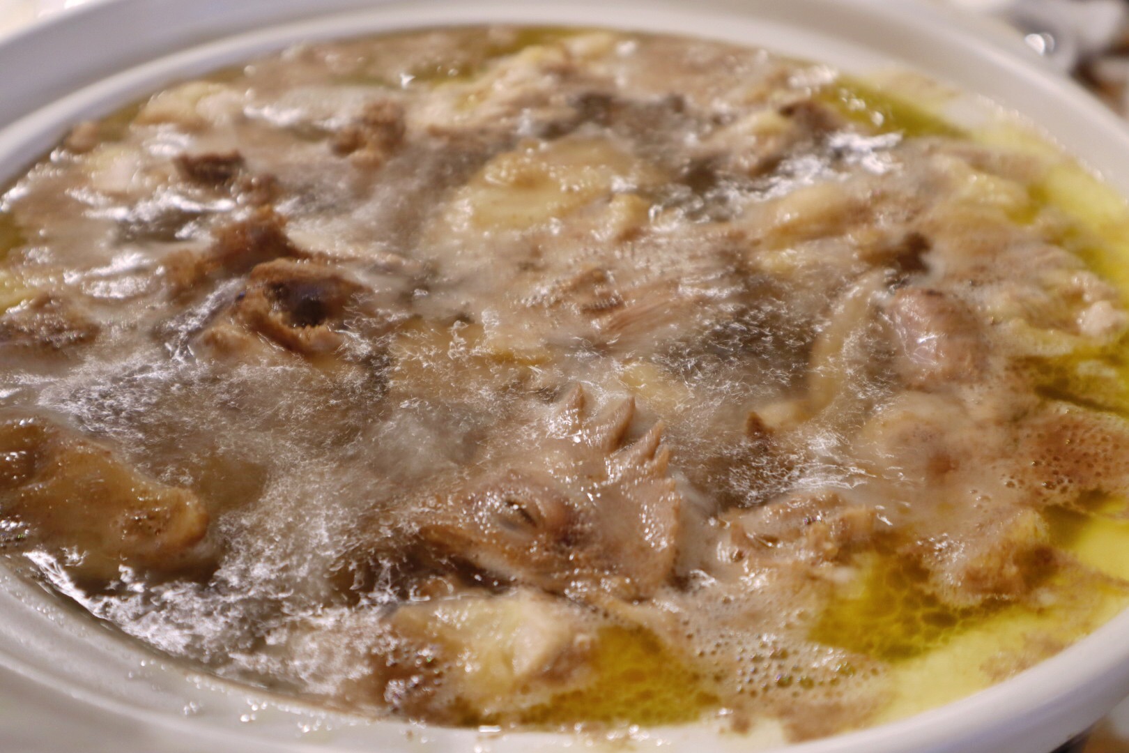 寻味武汉:坚持做传统粤菜27年不变,鸡有鸡味,鱼有鱼香