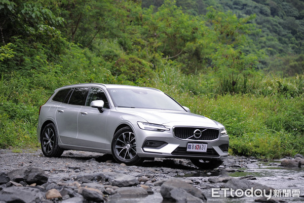 沃尔沃旅行车试驾v60,沃尔沃v60旅行车试驾