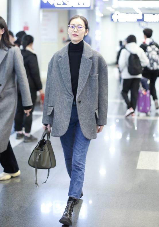 冬季牛仔裤怎么穿才好看,冬天牛仔裤怎么穿出高级感男生