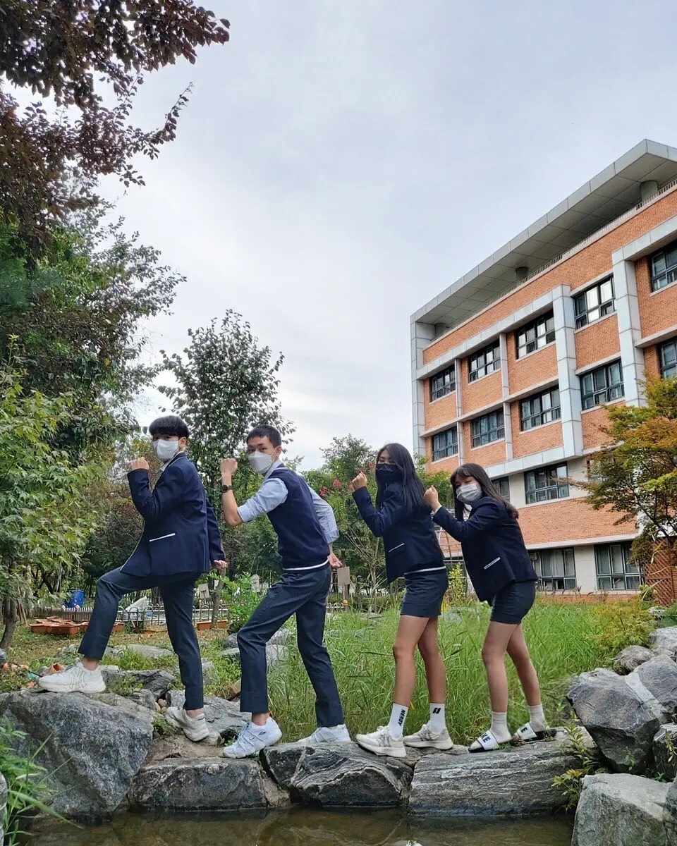 韩国女性在学校穿什么校服,韩国校服款式有哪些风格